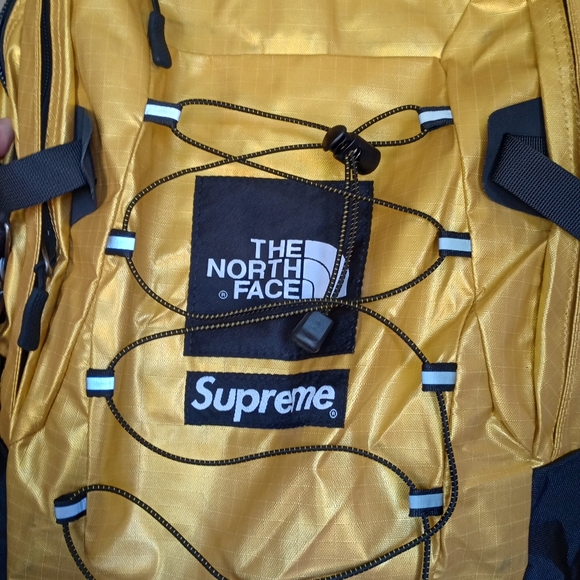 Authentic Supreme The North Face Gold Backpack - New - Picture 3 of 5